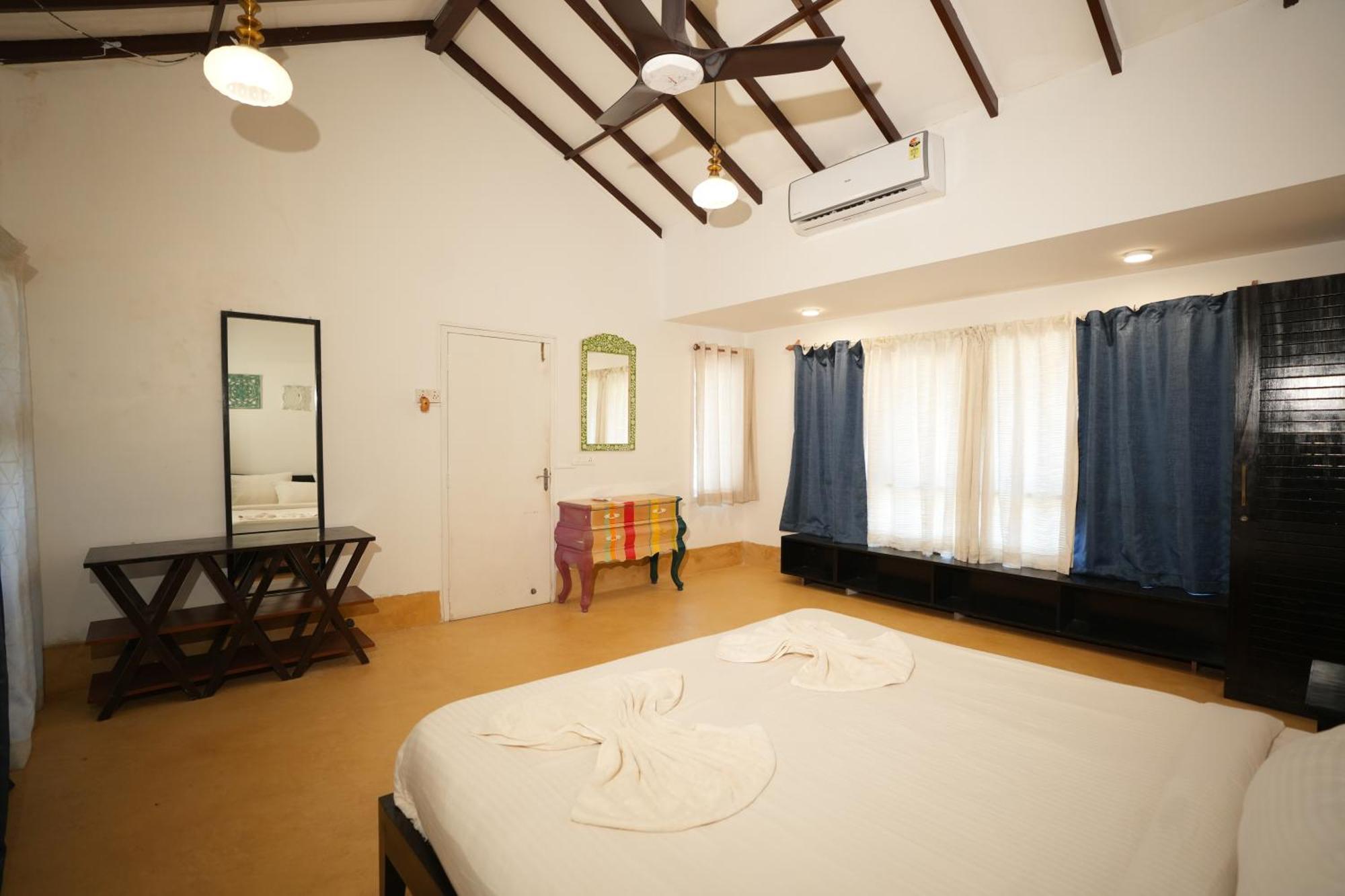 Villa M - Solitude 2 Candolim Goa 3Bhk, Pool Facing, Near Beach, Free Breakfast, Free Wifi And Prime Location Dış mekan fotoğraf