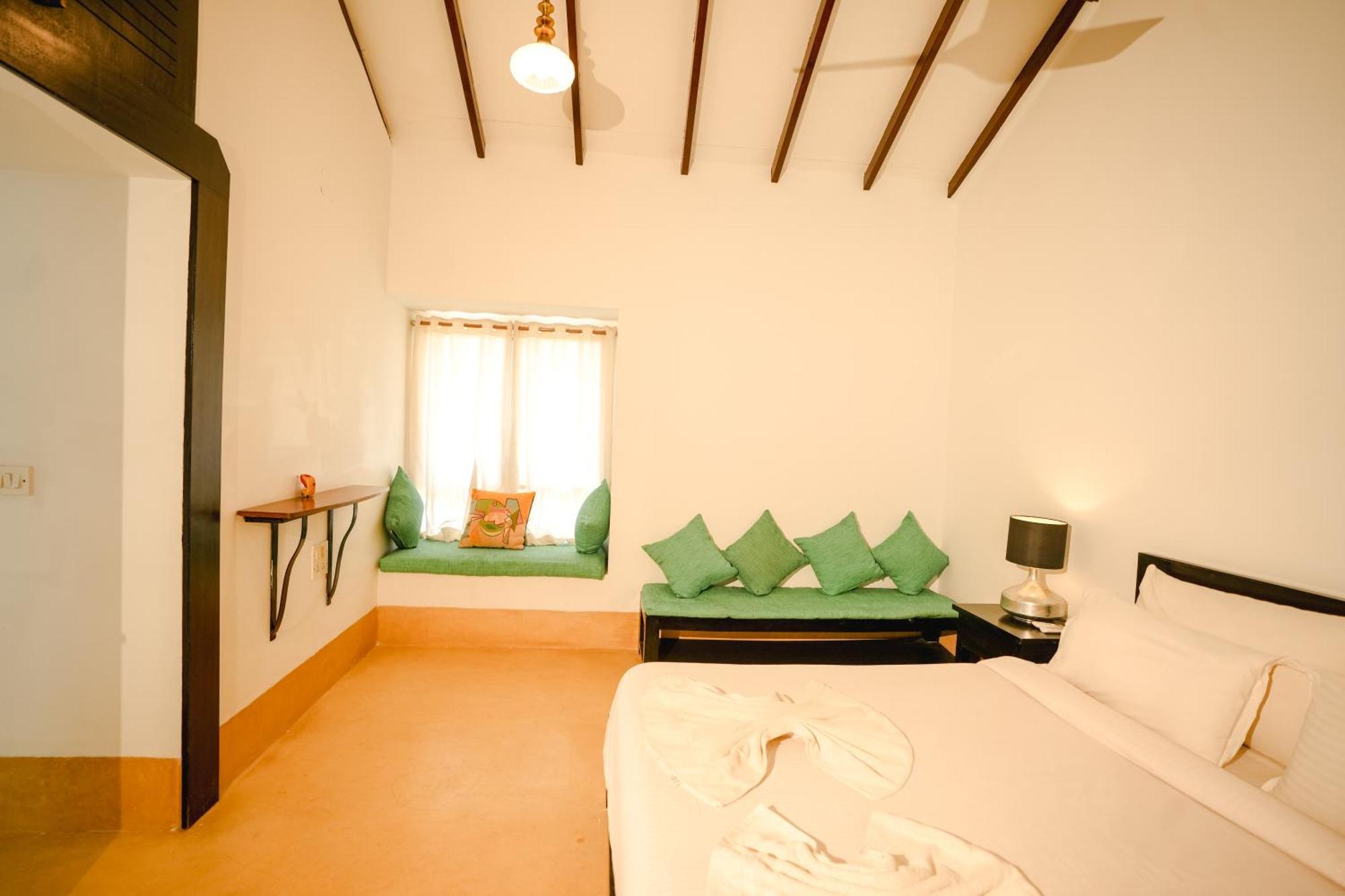 Villa M - Solitude 2 Candolim Goa 3Bhk, Pool Facing, Near Beach, Free Breakfast, Free Wifi And Prime Location Dış mekan fotoğraf