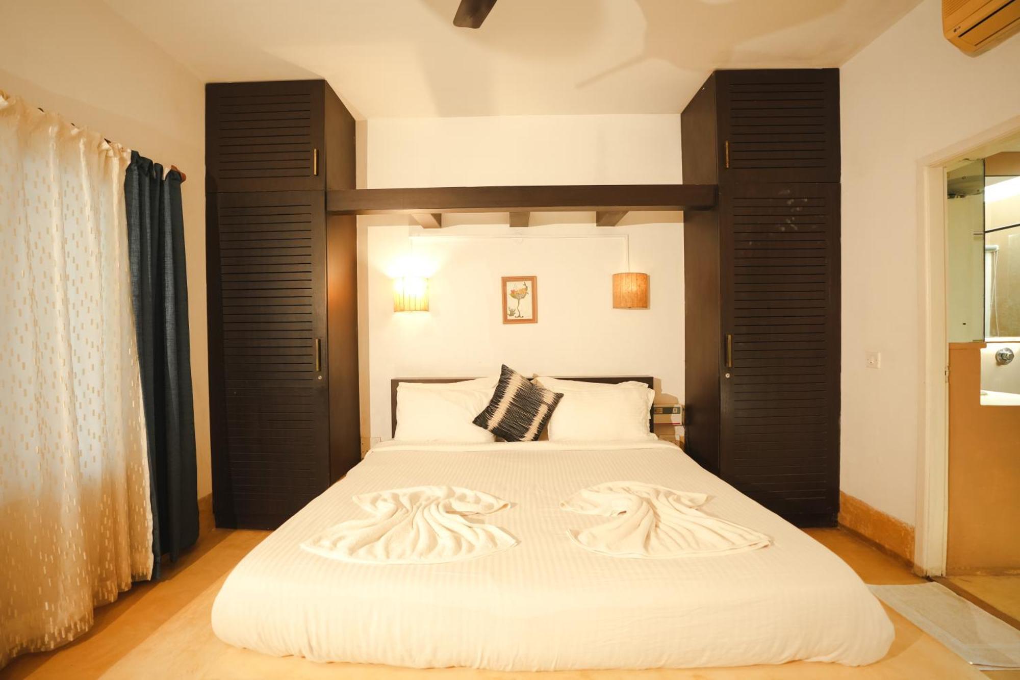 Villa M - Solitude 2 Candolim Goa 3Bhk, Pool Facing, Near Beach, Free Breakfast, Free Wifi And Prime Location Dış mekan fotoğraf